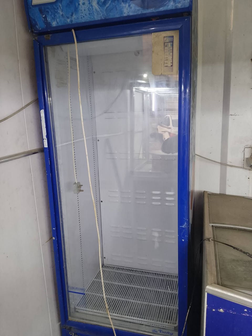 برادات للبيع المكان الشماعيه قرب مرطبات دبدوب 
للجادين فقط 
***********
