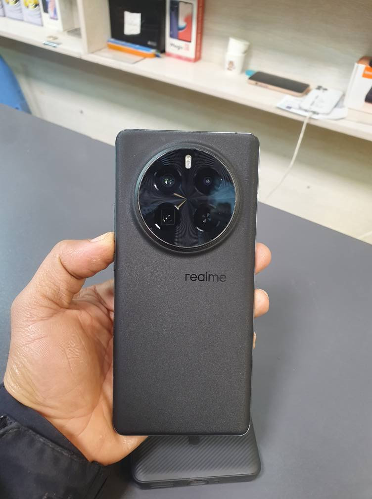 ريلمي جيتي5برو ذاكره 256عشوائبه24 شاشه سوبر امولد منحنيه بتحديث 144هرتز بصمه مدمجه بشاشه بصمه يد لاول مره بتاريخ ريلمي بصمه وجه بطاريه 5400 شحن سريع بقوه 100واط معالج سناب دراجون 8جين3يشغل 120فريم كامره 50ميكا بكسل+50ميكا بكسل+8ميكا بكسل+زوم تقريب 120x كامل ملحقاته لاصليه بيع أو مراوس حسب الرغبه عنوان بصره معقل ***********سعر 575 البصرة, العراق
