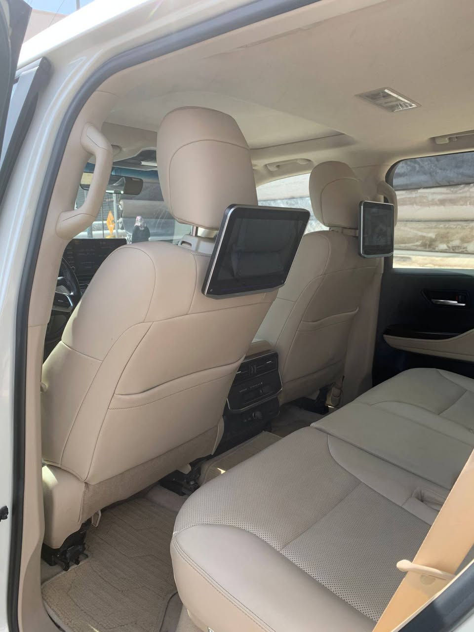 تۆیۆتا لاندکڕۆز 2023 مواسەفات GXR 
سفری شەریکەی جیهان دەرجە یەک 
فول مواسەفات 
بۆ فرۆشتن و گۆڕینەوە 
تەنیا 42 هەزار کیلۆمەتر ڕۆشتووە 
سەیارەکە بێ بۆیاخ 
زۆر تازە و پاکە 
هیچ مەسرەفێکی تێدانیە 

سـعـر : لە کۆمێنت داوابکە ڕاستەوخۆ بۆت دێت 📥 

گێر و مەکیەنەی بەشەرت 
هیچ کێشەیەکی تێدا نییە 

ژمارەی خاوەنەکەی
***********
***********
