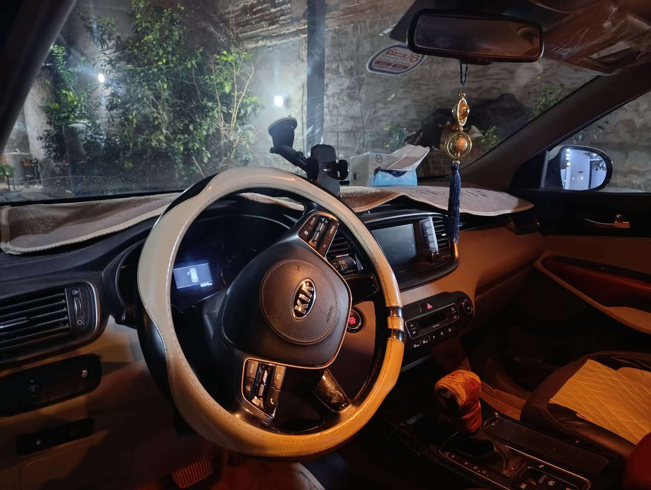 السلام عليكم سورنتو موديل 2019 وارد خليجي ماشيه 83الف رقم بغداد السياره مكفوله محرك 6 سلندر مواصفات كامله ما عدا بانوراما 
السعر 255 ورقه وبيهه مجال *********** المكان الانبار فلوجه
