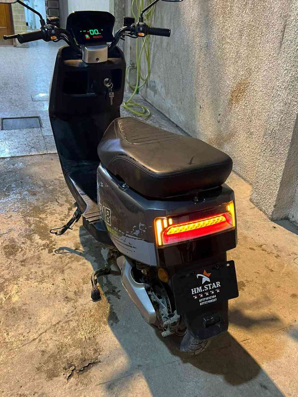 السلام عليكم   دراجة شحن
المواصفات 
السرعة الحقيقية 60km
تقطع بالشحنة الواحدة 50km
نضام ال(R) رجوع الى الخلف 
نظام مثبت سرعة 
نظام تحديد العطل 
لايت زينون عالي ناصي
دراجة اخت الجديدة الله شاهد كاملة مبيها اي نقص
سعر مناسب السعر  450 وبيهة مجال 
للاستفسار *********** المكان المشتل
