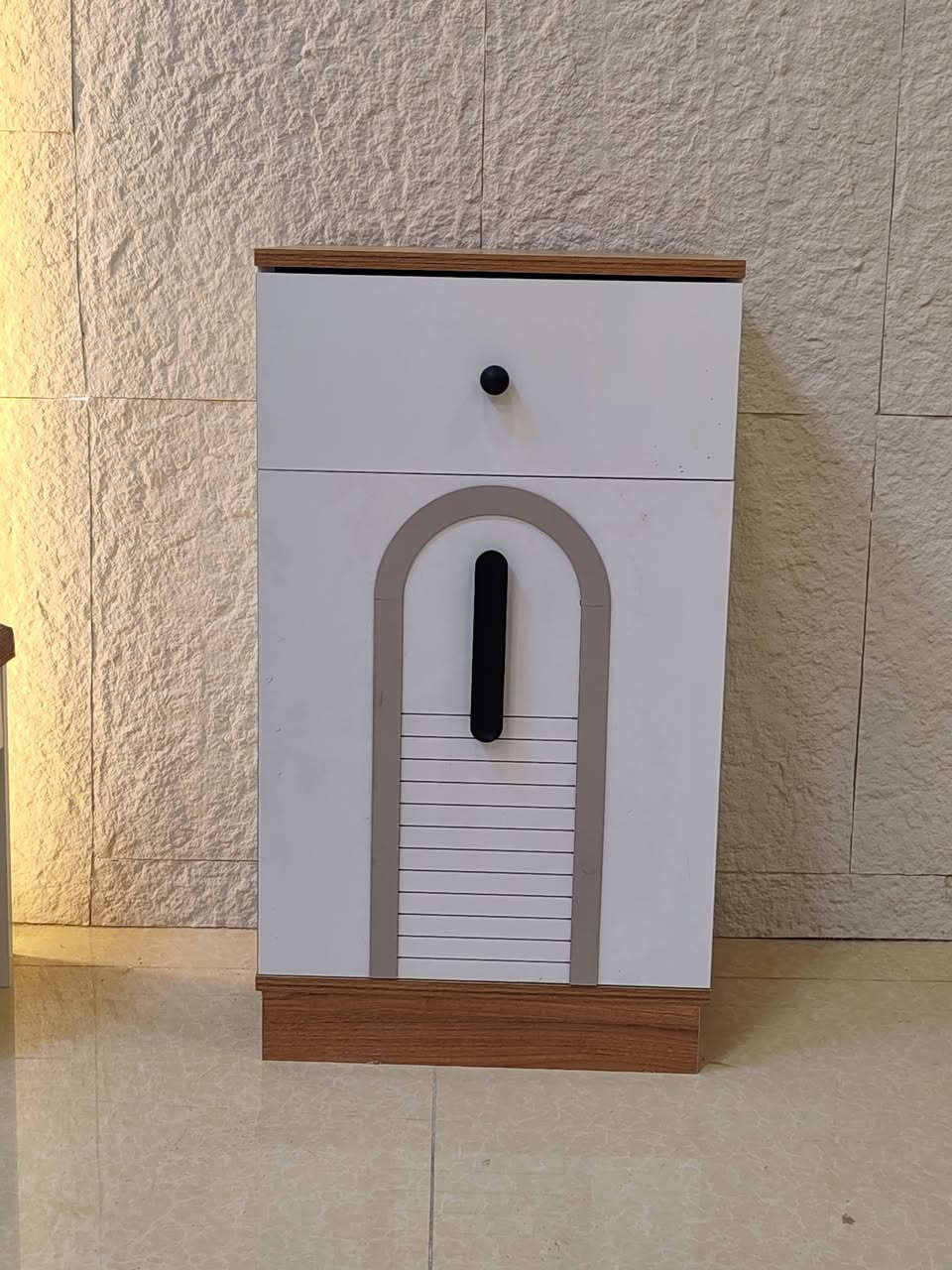 10 قطع كنتور ملحق اناره فول جميع اجزاء الغرفه مجرات سكك مراحل ابواب هيدروليك سرير مخزن شازلون مخزن متوفره الان في معرض الشركه الكائن طريق رفاعي نصر مجاور جامعة اوما الاهليه للاستفسار اكثر يرجى الاتصال على الارقام التاليه 
***********
*********** واتس فايبر تلگرام 
البيع بطريقة النقد والاقساط 
الشد والنقل داخل محافظة ذي قار مجانا
