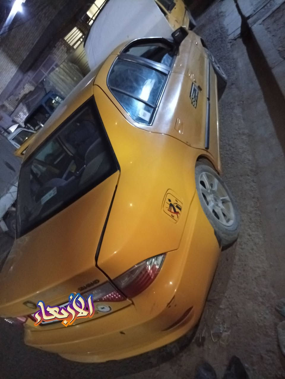 سمند موديل 17 محورة كير ومكينه كورله 
تخم تاير
صدر جديد 
تبريد يخبل 
بدون ضربه 
بدون صبغ 
بس البنيد طاير
رقم  بغداد انكليزي 
مكانها الدورة 
سنوية جديده 
سياره كامله 

بس البك بي هاف 
سعرها 43 بيها مجال بسيط
هاتف ***********
مكلف بالتشر
