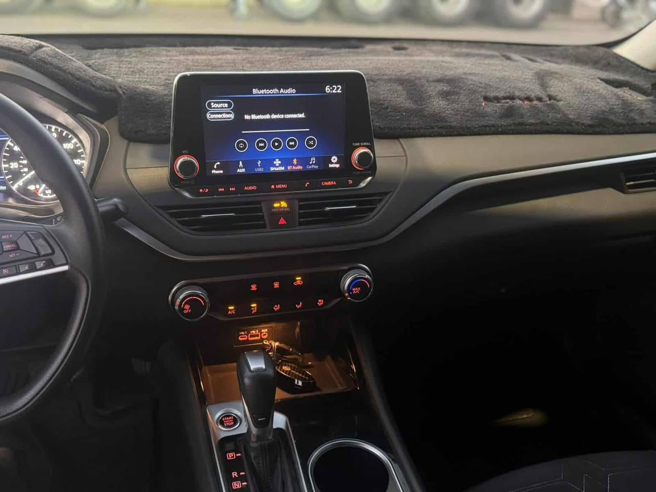 السلام عليكم للبيع 
نيسان التيما 2021 /اللون الفيلي 
الفئه SV
تحكمات ستيرن جهتين 
شاشه ترحيب 
بصمه ابواب 
رادار امامي خلفي (وقوف ذاتي) 
رادار جانبي 
كشنات مخمل 
كشنات كهربائي
تشغيل عن بعد 
ويل حجم 17
السياره بجم كبس 
ضرر السياره -جامرلغ تبديل 
الباب مال السايق والبونيد صبغ امريكا
*********** خانقين
