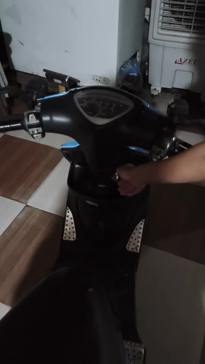 سلام عليكم
ماكس عدله نكره سلف هندر دراجه كامله 
كلها شغاله 
عدى الولفات بيهن ضعف غير هاذ الحجي تاخذه بلاش 
معدل فول 
كلجات جدد تفتح وتشوف كلج خلفي جديد وامامي
المو شراي ليضل يعامل 
السعر ٤٥٠ بيها مجال قليل 
ب ٤٠٠ مابيع لحد يدك عليه 
مكاني الكوت 
***********
