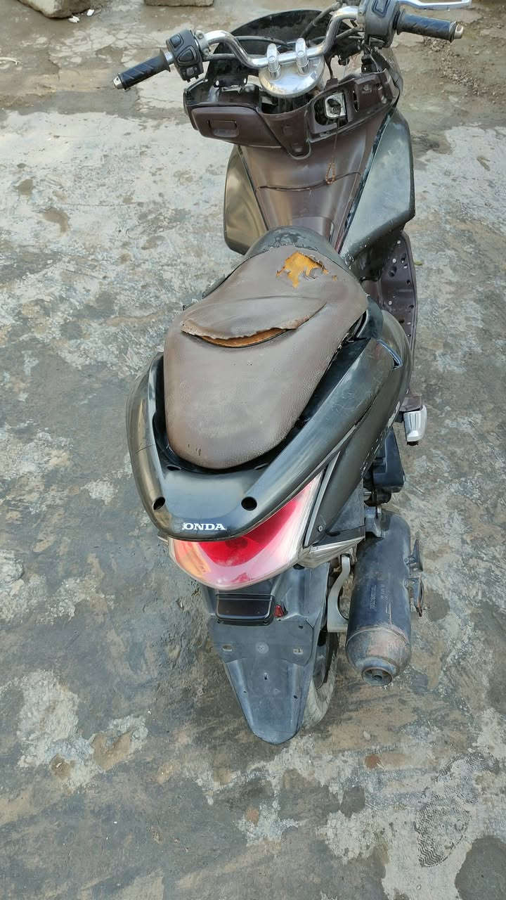 اسلام عليكم دراجه للبيع 
جيل الول كوم حديد سعر 250
***********
