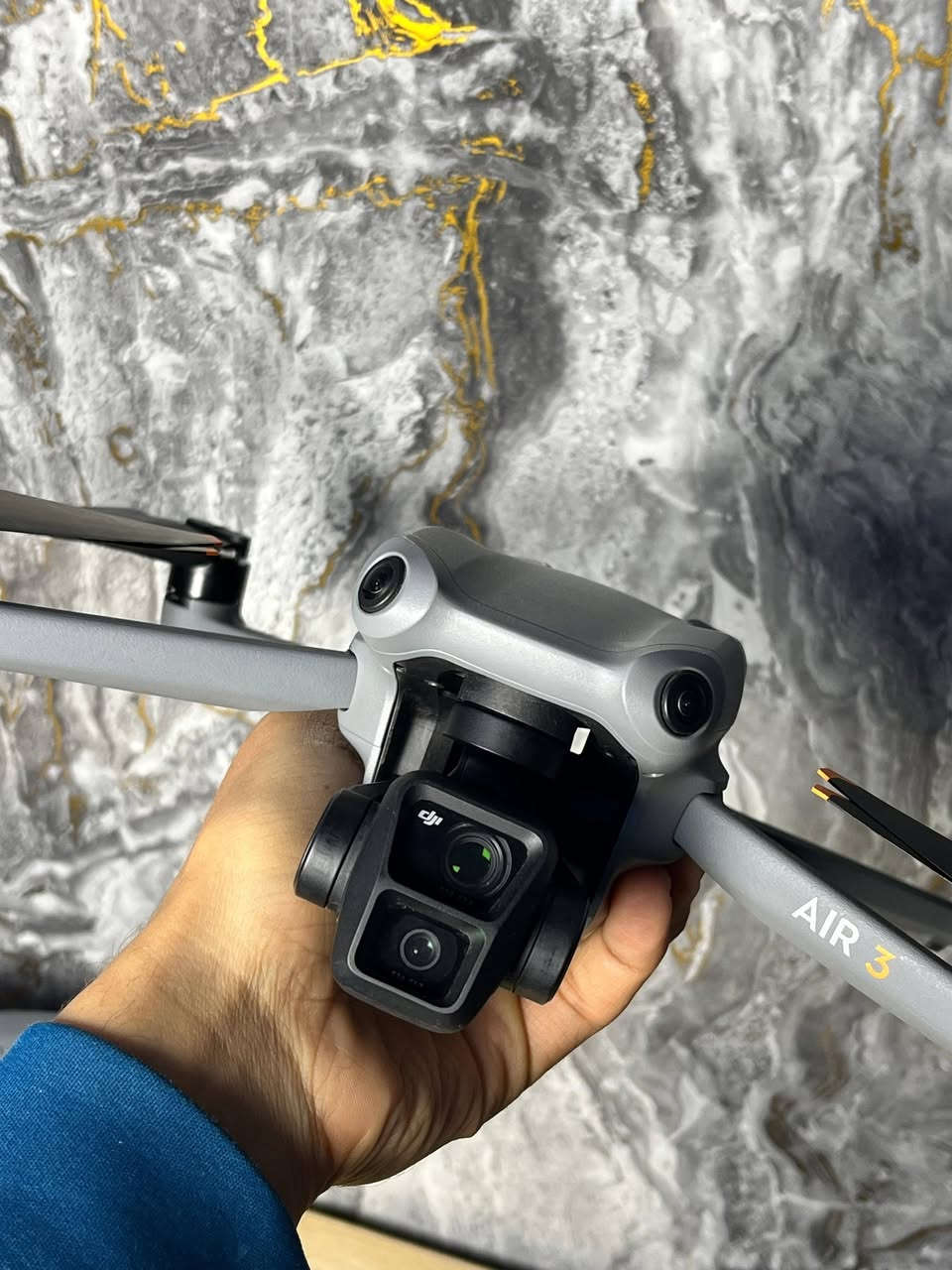 سلام عليكم للبيع ✅
air 3 mor combo 
استخدام نضيف 
3 بطاريات 
ريموت rc2 
توصيل ماعدي تجي تفحص وجيك لمن تقتنع تاخذه وتروح


**إذا كنت صاحب هذا الإعلان وتريد حذفه لأي سبب، رجاءا أرسل رسالة إلى الدعم الفني**