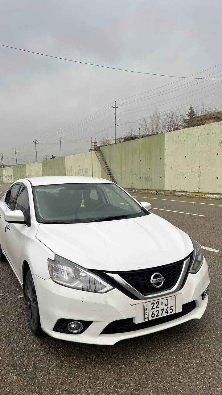 تەنها چاملغی لای سەیاقی بۆیاخە ئەویش لایخۆمان وای لێ هاتووە و پێش و پشتی کەپسە  و سەریارەکە نمونەیە لە جوانی
٩٦ هەزار کیلۆمەتر رۆشتووە
گێر و مەکینەی بەشەرت و توند و تۆڵی بەشەرت
***********
شوێن: قەڵادزێ
