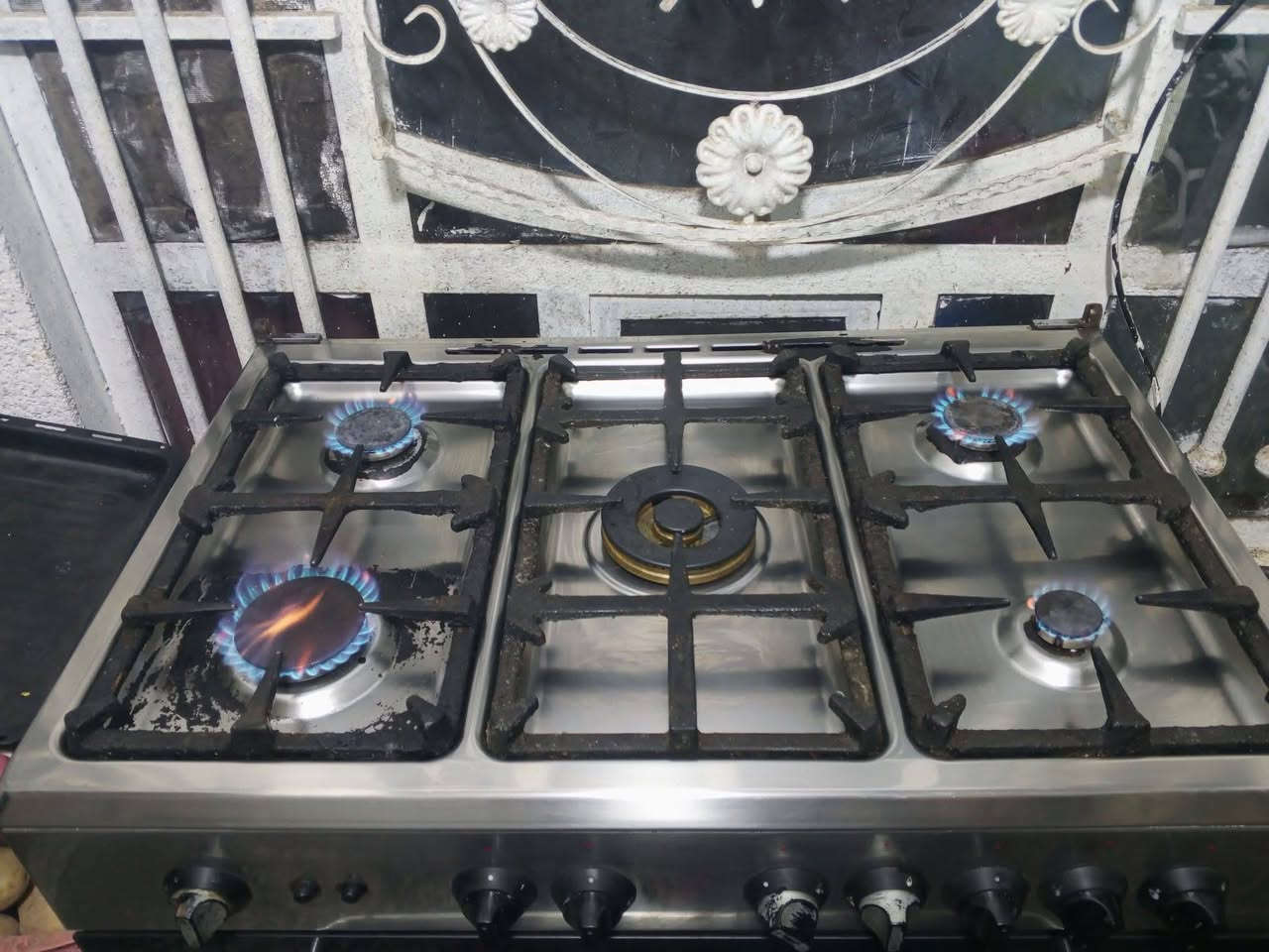 طباخ ايطالي للبيع سعر ١٢٥ الاستفسار ***********

