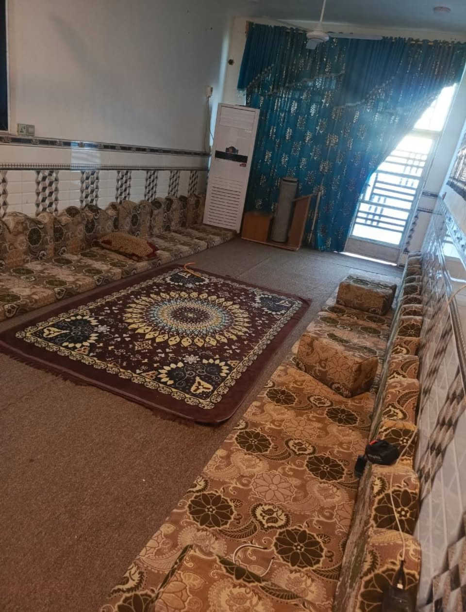 سلام عليكم بيت للبيع على طريق السنيه فوك من معمل الالبان المساحة250م قريب على شارع منطقة حلوه للاستفسار على رقم ***********
