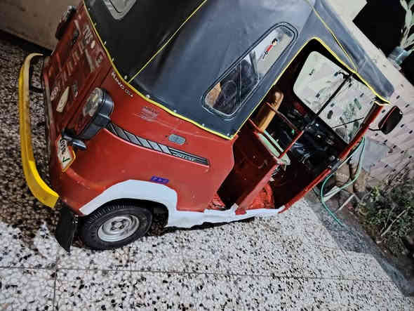 سلام عليكم تكتك للبيع موديل /18/مجفته جديد أوراق اصولي المكان الحمزه الغربي #***********#(2350) قفل
