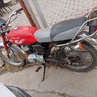 ورحمه الله وبركاته دراجه ساسوكي بدون اي عيب محركه شرط صافي دهن بانزين ...