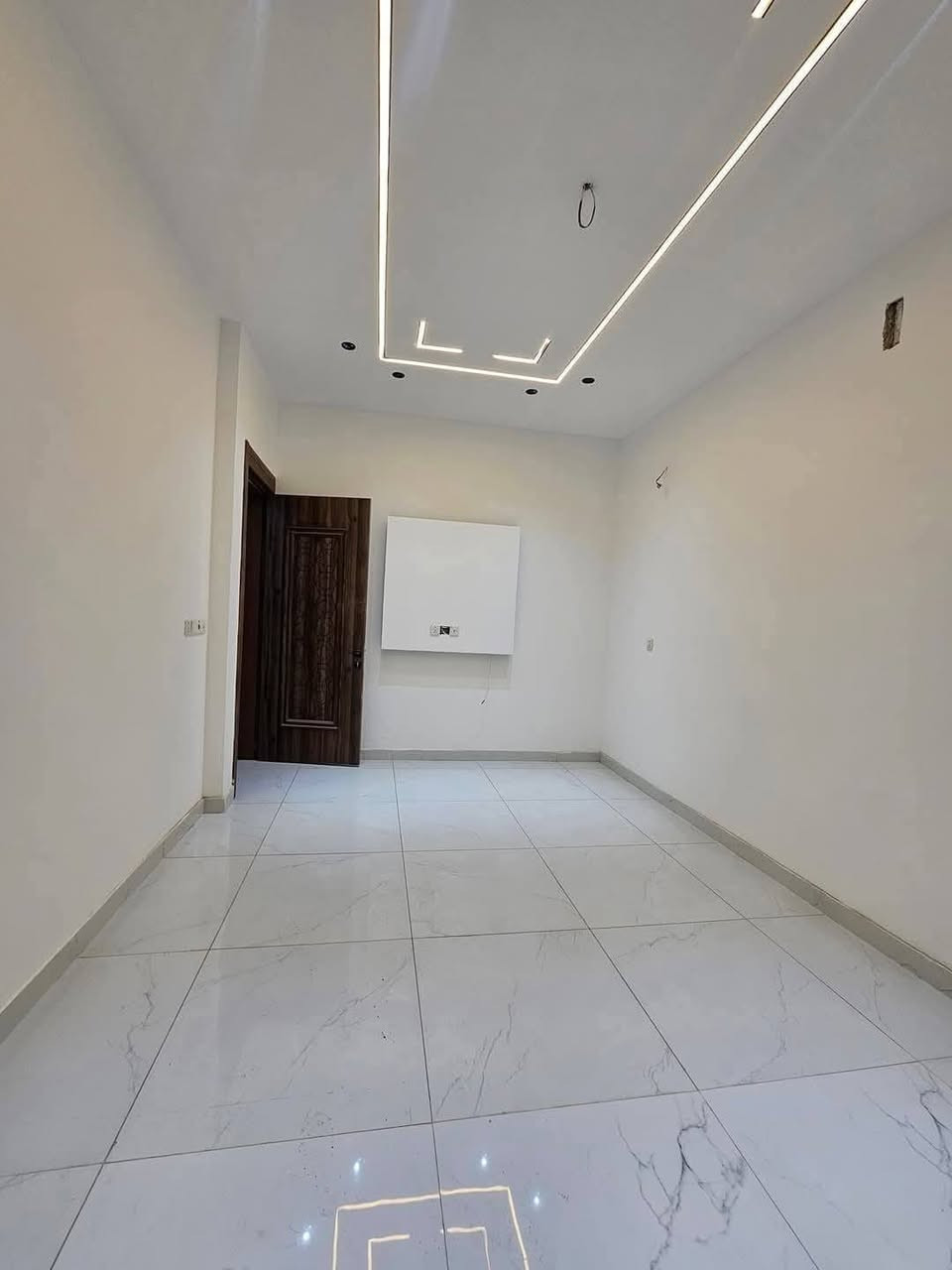 #للبيع في #حي_الجهاد_المخابرات  📌 🌏
دار ١٠٠ متر واجهة ٥م مدخلين زيرو
غير مسكون فول الفول موقع مميز

 يحتوي الدار على هول صالة منور 
مطبخ وخدمات عدد 2 غرف نوم 

عدد ٣ ومنور للاستفسار اتصال & 
واتساب ☎️ 
***********
