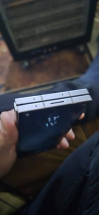 سامسونك فولد 6 شريحتين نسخة الشرق الاوسط نظيف جدا وياه كفر مالته ذاكره...