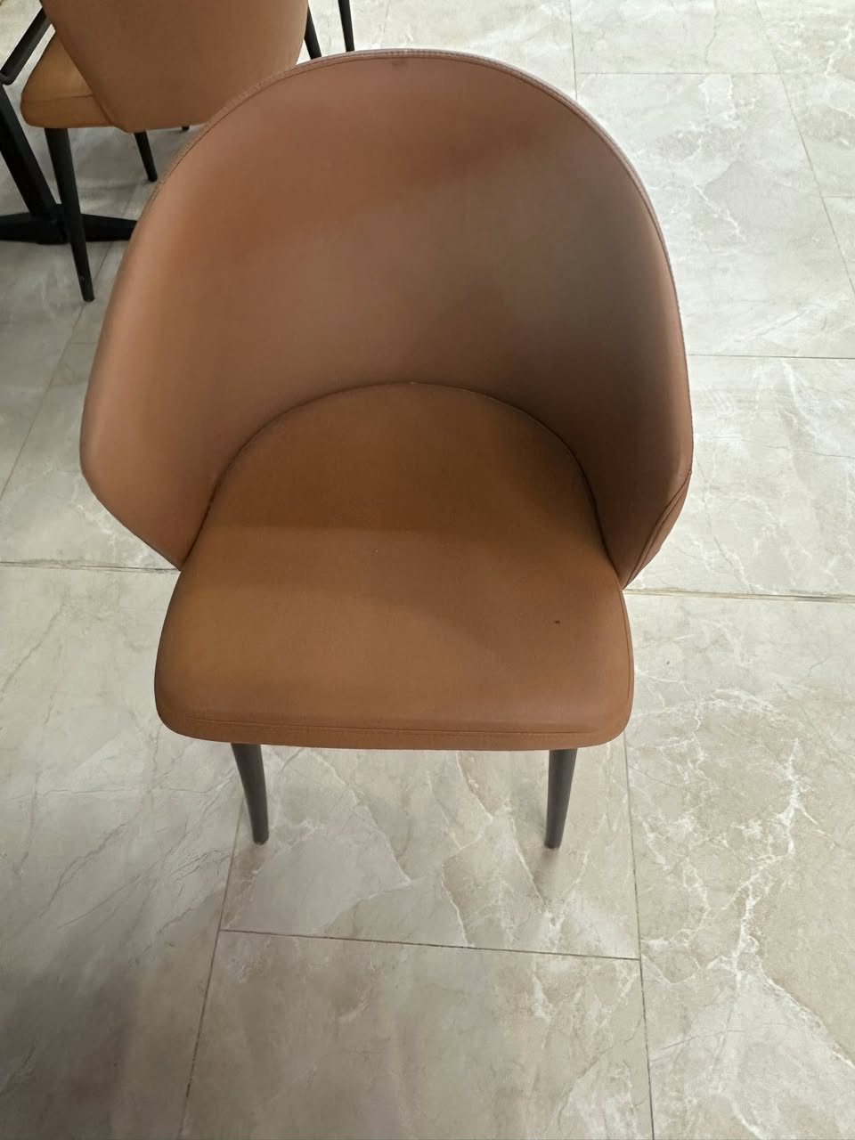 اثاث مطعم للبيع استخدم قليل (***********)
