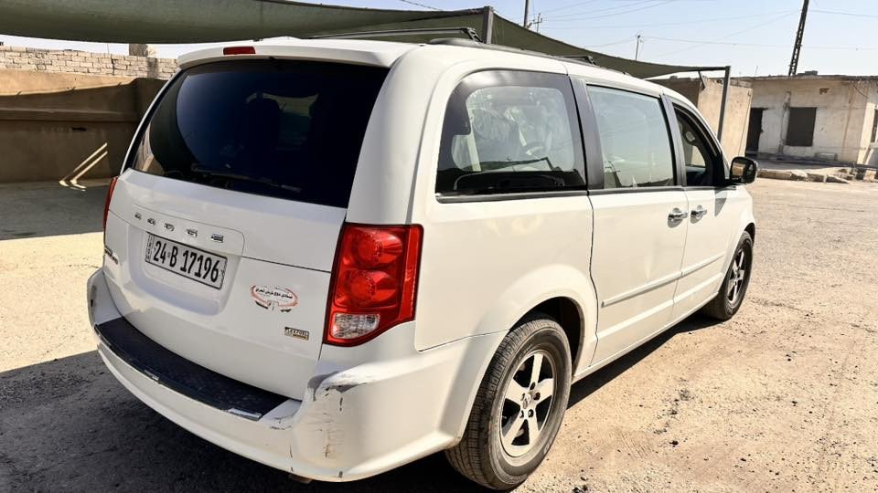 السلام عليكم
دوج كرفان للبيع 
موديل ٢٠١٢
المواصفات؛
-ثلاث قطع تبريد 
-ابواب سلايد ميكانيكي
-منظومة غاز حكومي 
-شاشة عطلات 
-شاشة ايباد
-لايتات زينون
-السنوية لل ٢٠٢٩
-ضررها الجاملغ الخلفي بي صبغ والباب السلايد كلير
-سعرها ١٣٥
-مكان السيارة (الموصل/الكبه)
-للتواصل؛***********
