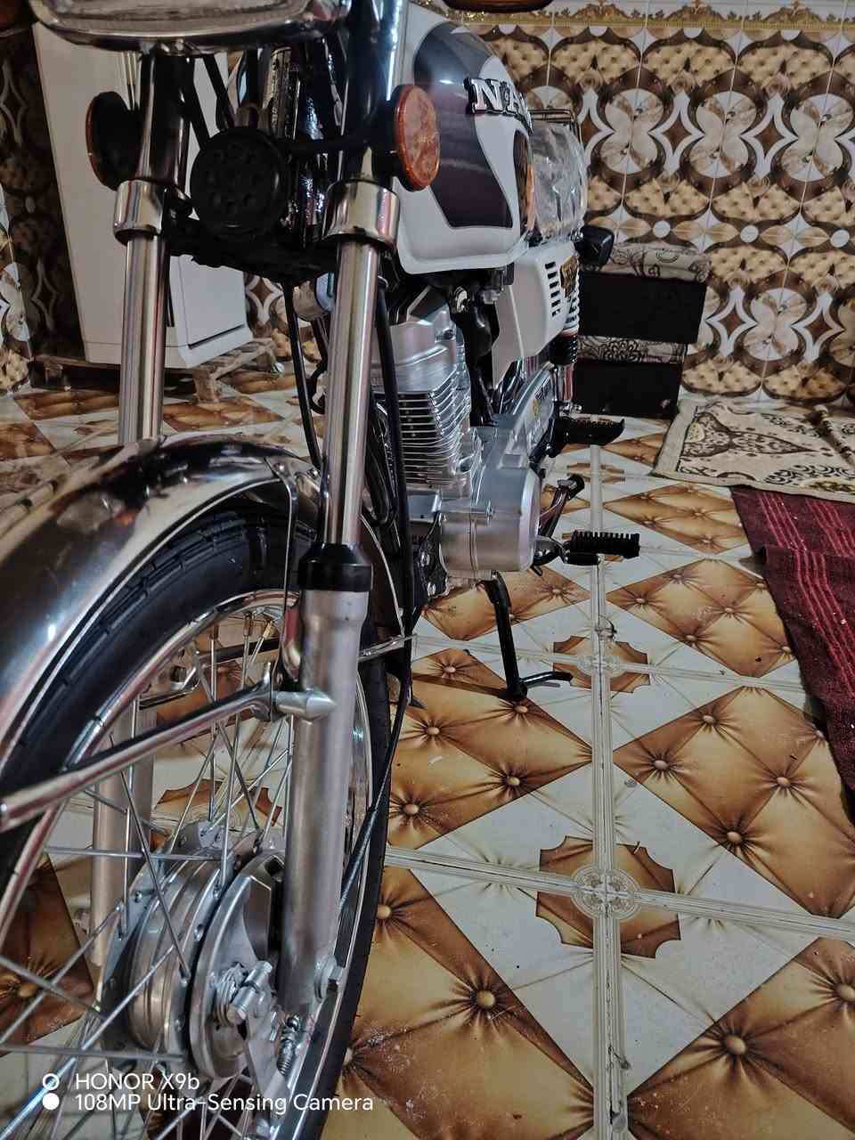 السلام عليكم دراجه نامه شلامجه اصلي دراجه فول مواصفات كل نقص ما بيهه دراجه برقي ما مفتوح كفاله عامه المديل 2023 السعر مليونين و100 المكان البصرة الزبير رقم الهاتف ***********0
