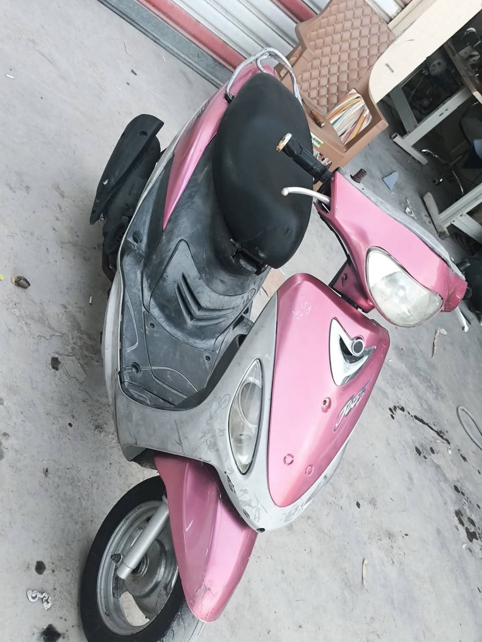 يا الله السلام عليكم ماكس منغولي بوشة 49 دراجة شلعة معدل خير من الله مكينة خرسة متسمع بس صوت الصلنصة كفرات ملحات تايرات نضاف كهربائيات شغالة سلف هندر شغال نكرة وحدة السعر 450 وبيهة مجال شراي تعال ودلل عنواني بعقوبة التحرير الحولي قرب دائرة الكهرباء القديمة *********** المو شراي لا يراسل ويتعب روحة
