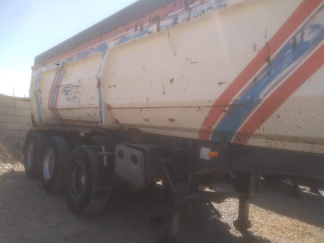 سلام عليكم 
نساف للبيع 
3 دناكير جوبلس دبل تاير
شاصي اوربي 
السعر 80 وبيه مجال 
للاستفسار 
***********
