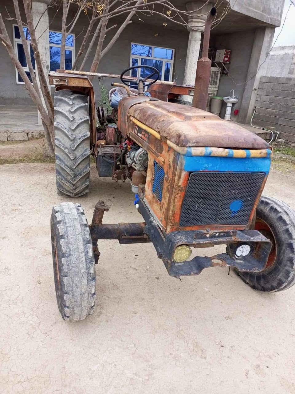 عنتر 85 للبيع محرك كير هودرليك صدر كلهة شغالة بشرط جاهزة من كلشي شد فدان واكرب نگرة سلف تخم تاير نضيف فوك لنص عمر كدامك سنوية بس بدون تحويل السعر 4250 وبيها مجال مكانهة ديالى الشيخ بابا 
(***********)
