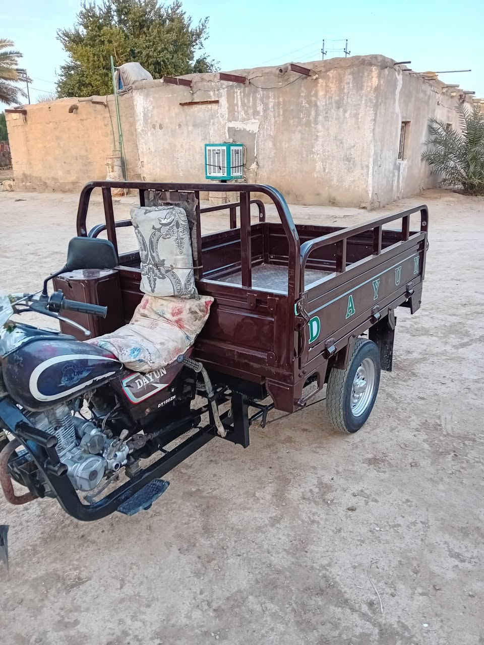 سلام عليكم ستوته للبيع موديل  2015 وراق صولية مابيهة اي نقص  مكان واسط العزيزية السعر  مليون  200 وبيهة مجال 
***********
