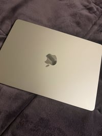 ماك بوك ام ٤ • ذهبي • البطارية ١٠٠