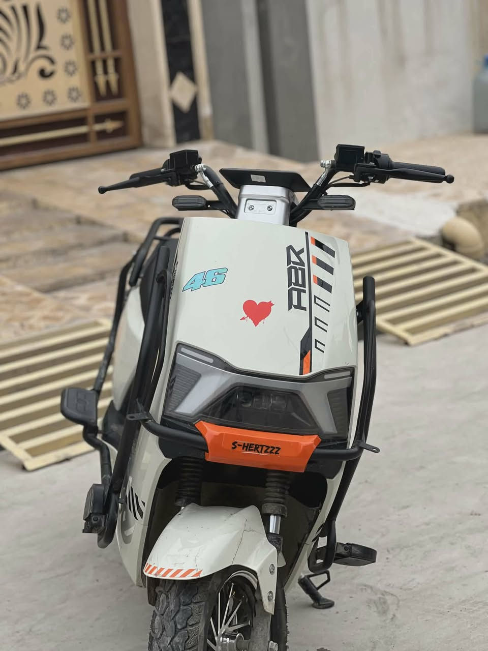 السلام عليكم 

للبيع فقط بدون مراوس !!

دراجة شحن S_ hertzzz من شركة ABR المعروفة دراجة فول نضافه وبعدها جديدة تجي أعلى فئة من نوعيتها 

ملفها حجم 3000 W
بطاريات كبار عدد 6 اصليات شرط
عليها تايرات جبلي رياضي جوبلس 
الدراجه شرط من كلشي تجي تفحص وتشوف
 
#السعر_630 وبيها مجال بسيط


**إذا كنت صاحب هذا الإعلان وتريد حذفه لأي سبب، رجاءا أرسل رسالة إلى الدعم الفني**