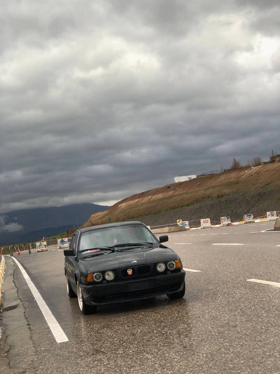 بە ناوی خوای گەورە ئەو بیئمە بۆ فرۆشتن 38ورەقو مەجال بەشەرتی گیرو مەکنە حامە  بۆ جوانی مەکنە 520بەشەرتی 100فیتار سیارەکە زۆر خاوینە مەنفستە بەس من ئەوە دەفرۆشتم بەشەرتی مالی مەدنو دزاری بەشەرت راقم موبیل ***********شوین سۆران سلیتشە أربيل, العراق
