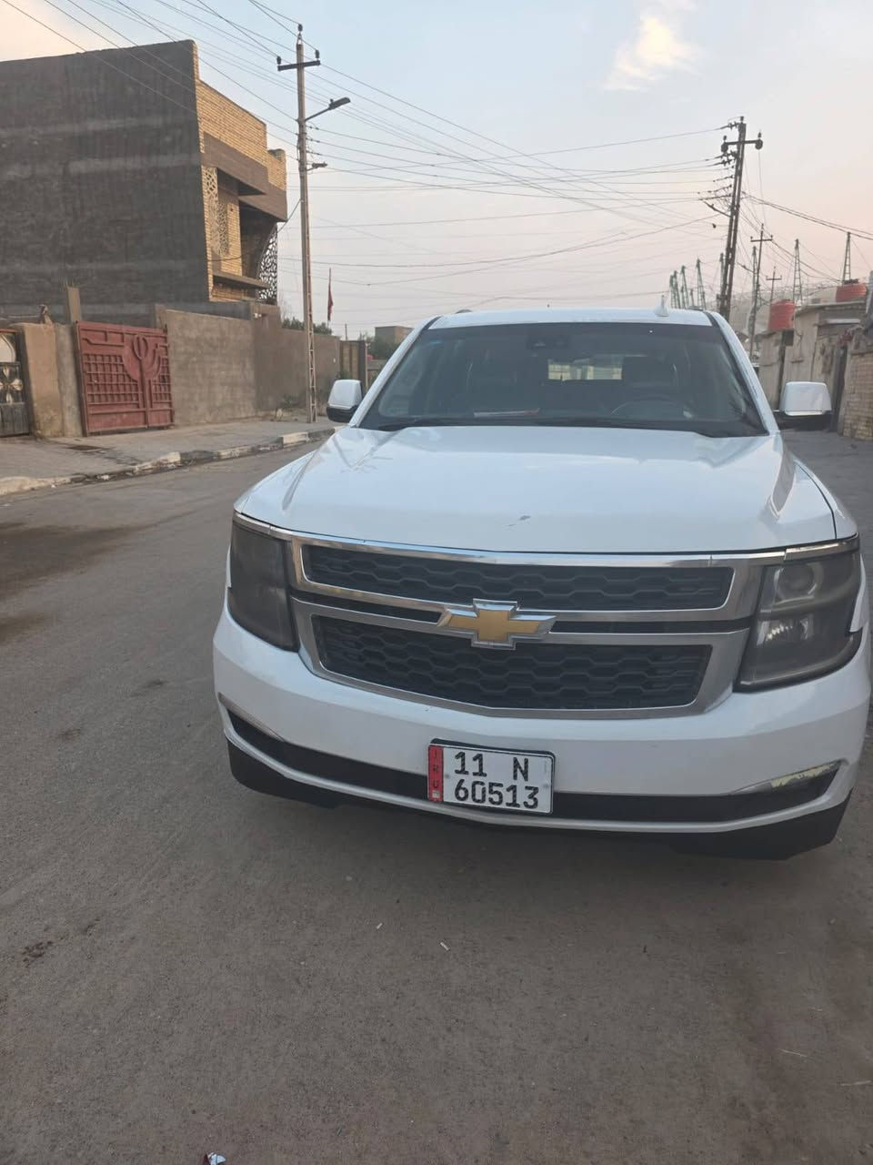 سلام عليكم عمي هاي اشتريته لسايق وماتفقنه واريد ابيعه واكفه بل باب 
٢٠١٨ ب مصفره هيئه وغرامات وبسمنه السياره اصل اسود مصبوغه عام ابيض بيه جاملغ جهة العبري مبدل وبارد باب العبري وباب سايق
السعر ٢٧٥ البصره
هاتف ***********
