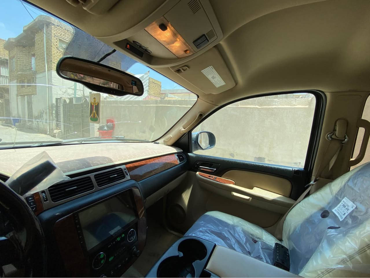 ألسلام عليكم

للبيع أوالمراوس 

شوفرليت سوبربان 2007  LTZ

السيارهً قرار 48 بيها اضبارهً بس ممدفوع كمرك. 

السيارهً مكفوله كًص وفتح فقط رش قطعتين 

حداديه جديدهً ودسكات وكاردن ومنضومهً ماء جديدهً

منضومهً زنون تبريد 3 قطع ثلج وشاشهً تاب محرك V8

كشنات جلد مدوشمهً وكاعيهً جلد وفتحهً فيت بم 

تحكم ستيرن ومري قلاب كشنات كهربائي تدفئهً وخزن 

حساسات كامرهً سكليتر وبريك كهربائي 

هواي مواصفات مذاكرهن 

ب90$ وبيها مجال 

وتساب واتصال ***********

مكان السياره ًالكوت دهل اوران, واسط

