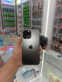 13برو ماكس امريكي نضافه100% بوضع الوكاله بطاريه 83 ذاكرة 256  السعر 75...