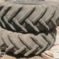 زوج تاير فوركسن للبيع سعر 350( 07765721644)