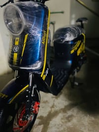 دراجه R11  مديل 2025 البطاريه 32 امبير السرعه الحقيقي 80 دراجه نضيفه ك...