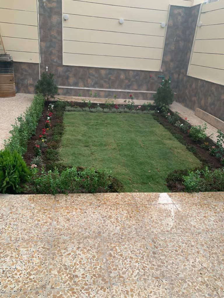 بيت للبيع ركن مساحه ٢٠٠متر بناء طابوق طابق ونص عنوان كربلاء مجمع سيد اسماعيل (القاطع الاول)يبعد عن الامام الحسين 5كم يتكون البيت من ٣غرف نوم استقبال صاله مجموعه صحيات كراج سياره حديقه+شلال داخل الطارمه للاستفسار تصال ع رقم ***********
