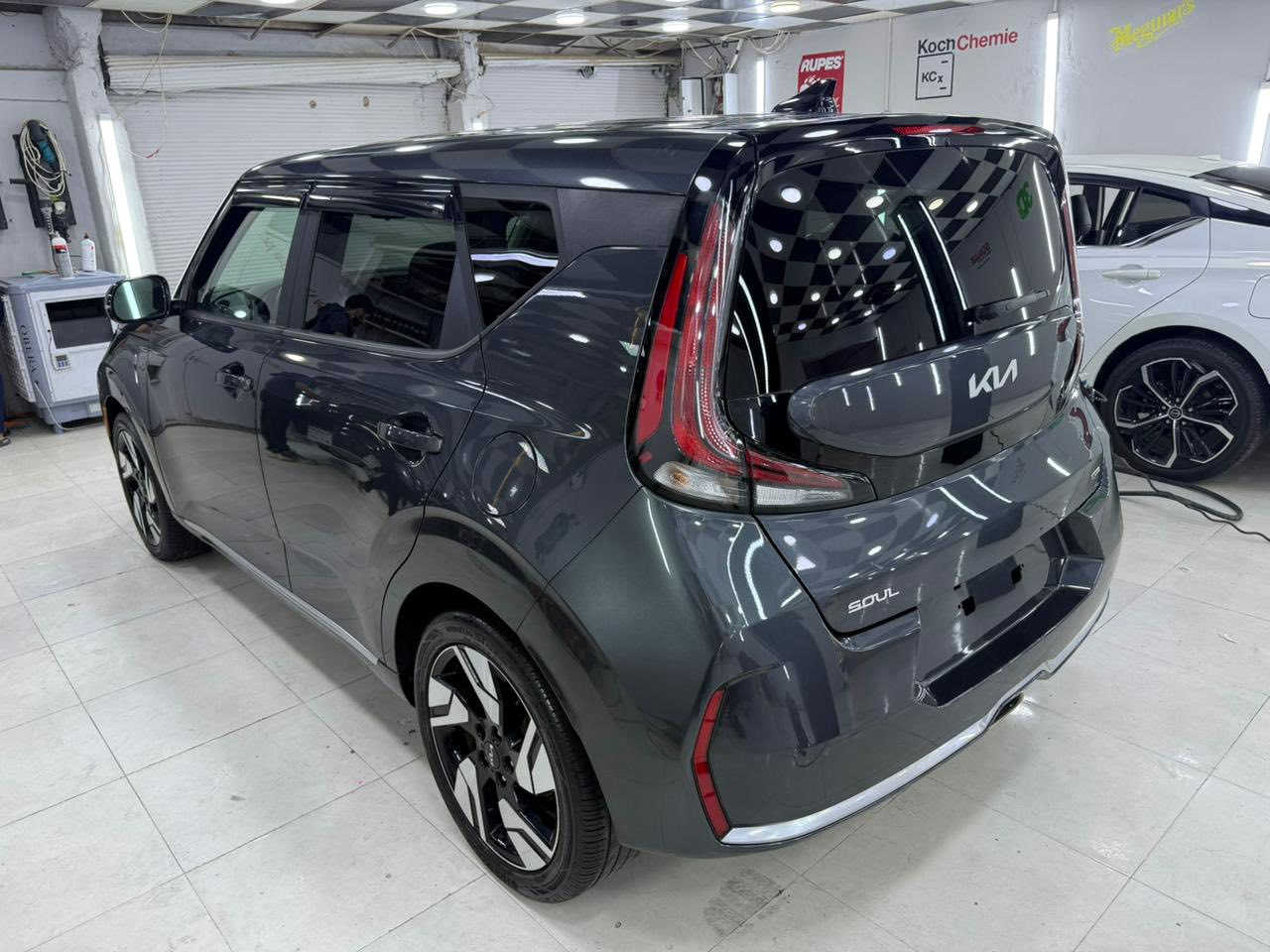 سلام عليكم
للبيع كيا صول موديل 2023  جتي لاين GT_LINE

حجم المحرك 2000 دوش ماشية 49 الف

اعلى فئة  بالصول فول  موصفات خاصه تجي فتحه وبصمه وشاشه ايباد وبجم عدسه زنون بلادي سايد بريك بصمه ابواب بصمه 

كشنات كهرباء كشنات تدفه شاحن وايرلس تبريد بيانو رادار امامي شغال رادار خلفي رادار يمنه ويسره حساس اطارات كشاف امامي شغال نضمه قياده

 السياره جديده كلش 

اشاير بل مري ولكب كروم حجمه 18  وبيبان حمر بلادي اناره داخليه دمام صوت امامي وخلفي 

 تشغيل عن بعد اطفاء ذاتي 
انضمه قياده

صبغ فقط بونيت بدون دواخل   ايرباك استيرن فقط وراجع بلادي 

سعر  152 $ ورقه
سيارة كاتي تترقم شمالية
مكان سيارة كركوك 

للأستفسار ***********
