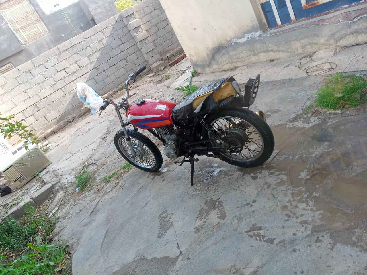 نامة موديل 18محرك سيفان خير من الله محرك نضيف تايرات جدد كلك السعر 190وبيهه مجال مكاني بابل محاويل رقم الهاتف ***********
