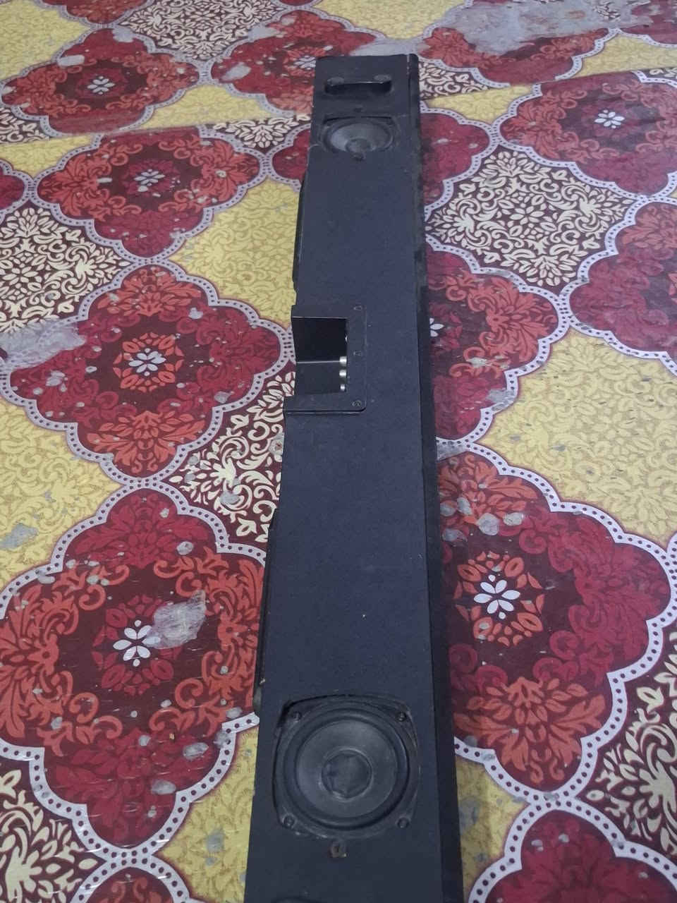 سماعة ​ساوند بار (سماعة بلوتوث) للبيع 🎧
الحالة: مستعملة (نظيفة وشغالة).
​المواصفات: تدعم تشغيل البلوتوث، وبها منافذ متعددة (HDMI ARC / AUX).
​ملاحظة: الريموت ضايع.
​الطول: 1 متر كامل.
​السعر: 50 ألف دينار (وبيها مجال قليل).
​العنوان: الحسينية / الراشدية.
​للتواصل والاستفسار يرجى المراسلة على الخاص.


**إذا كنت صاحب هذا الإعلان وتريد حذفه لأي سبب، رجاءا أرسل رسالة إلى الدعم الفني**
