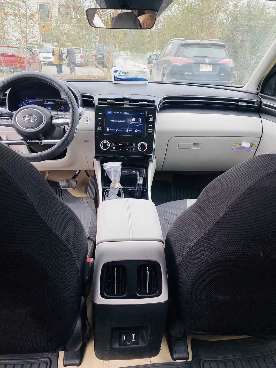 السلام عليكم 
توسان 2022 SEL وارد امريكي رقم اربيل انكليزي  حادثها جاملغ ايسر مبدل موضح بالصور و بيها بارد بالجاملغ الخلفي و حافة البنيد و شي بسيط بحافة الباب  ايرباك ستيرن فقط طاك والباقي كلة سليم 
السيارة ماشية  65 ميل  جاهزة بدون نقص كير محرك كفالة صدر جديد تبريد ثلج 
مواصفات السيارة : 
محرك 2500
3 انظمة قيادة نورمل-سمارت-سبورت 
بصمة تشغيل و ابواب
كشن السايق كهرباء
تدفئة بالكشنات
قيادة ذاتية 
لدات امامي خلفي
شاشة كار بلي
كاميرا خلفية
ترحيب عند الاقتراب 
مدخل شاحن امامي 2 وخلفي 2
رادارات امامي خلفي جانبي
تبريد قطعتين
هاند بريك بصمة 
نظام اطفاء ذاتي
نظام اوتو هولد 
تشغيل عن بعد 
نظام نزول منحدرات
تحكمات ستيرن كاملة
درايف مود
و باقي التفاصيل معروفة و كلشي واضح بالصور
السعر : 179 ورقة و بيها مجال قليل 
مكان السيارة : بغداد الدورة
للأستفسار : ***********
