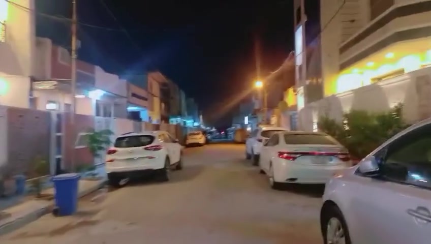 السلام عليكم
شقه طابق اول مو ارضيه فوك الارضيه 
غرفتين نوم وصاله مفتوحه ع مطبخ وخدمات واستقبال 
الدورة . نهاية شارع ٦٠ بشارع الزيتون خلف ماركت تودي 
من صاحبها تستلمها.  بناء حديث ومابيها اي نقص جيب غراضك وحول ايجارها ٤٧٥ الف شهريا مع المجال 
سابقا شخص واحد ساكن بيها يعني حديثه مو قديمه 
***********
