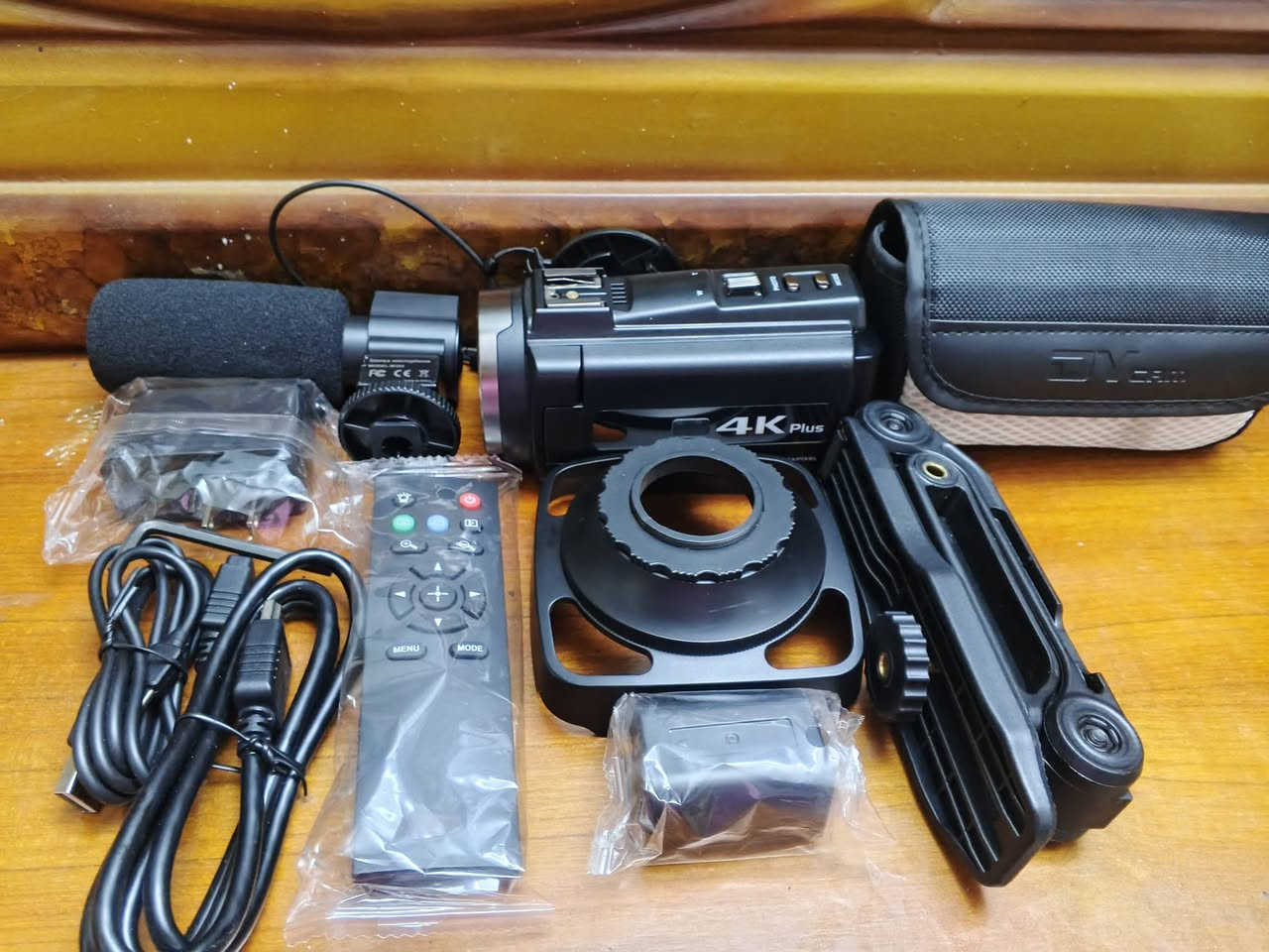 كامرة 4k plus  غنية عن التعريف جديدة غير مستخدمة بس مجرد فحص ملحقاتها دبل بطارية شاحنة ريمونت تحكم عن بعد مايك هود للعدسة حامل للكامرة كارتونة جنطة
تصويرها 48 ميگا بيكسل كامرة كلش حلوة 
السعر ١٧٥ الف وبيها مجال للشراي 
راسلني خاص وتدلل


**إذا كنت صاحب هذا الإعلان وتريد حذفه لأي سبب، رجاءا أرسل رسالة إلى الدعم الفني**