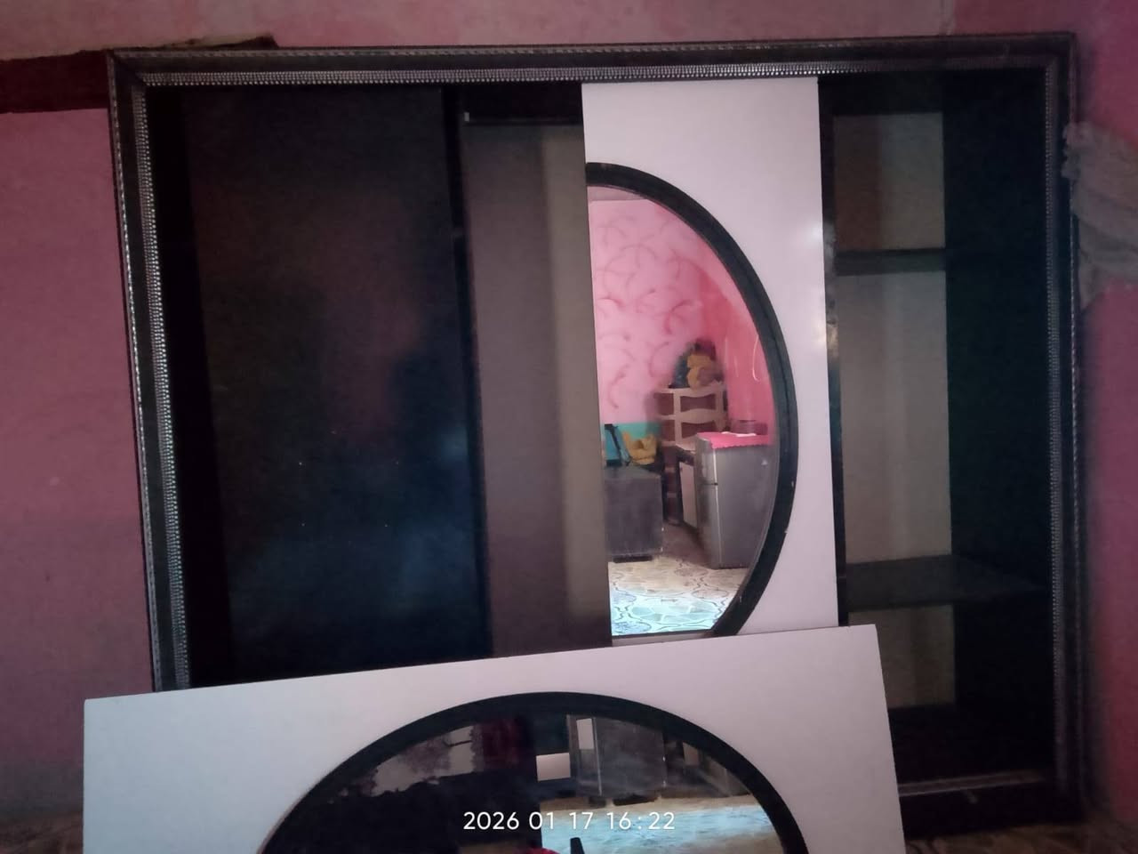 غرفه البيع وسعر مناسب الي يريده يجي ويدلل مال بيع مستعجل هاذ رقمي وتساب راسلني ***********
