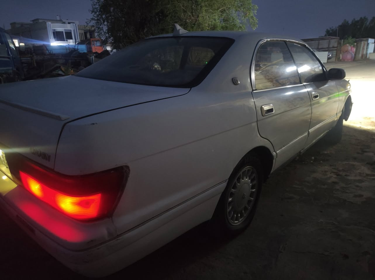 السلام عليكم
بطه منفصل 
موديل 1994
رقم انكليزي سنويه لغايه 2030
مكينه كير جدد
حداديه 50 بلميه 
مشتري من الشرعي مباشر 
الرقم ***********
العنوان ميسان ابو رمانه قرب اعداديه حسان بن ثابت 
السعر 62 وبيهه مجال قليل
