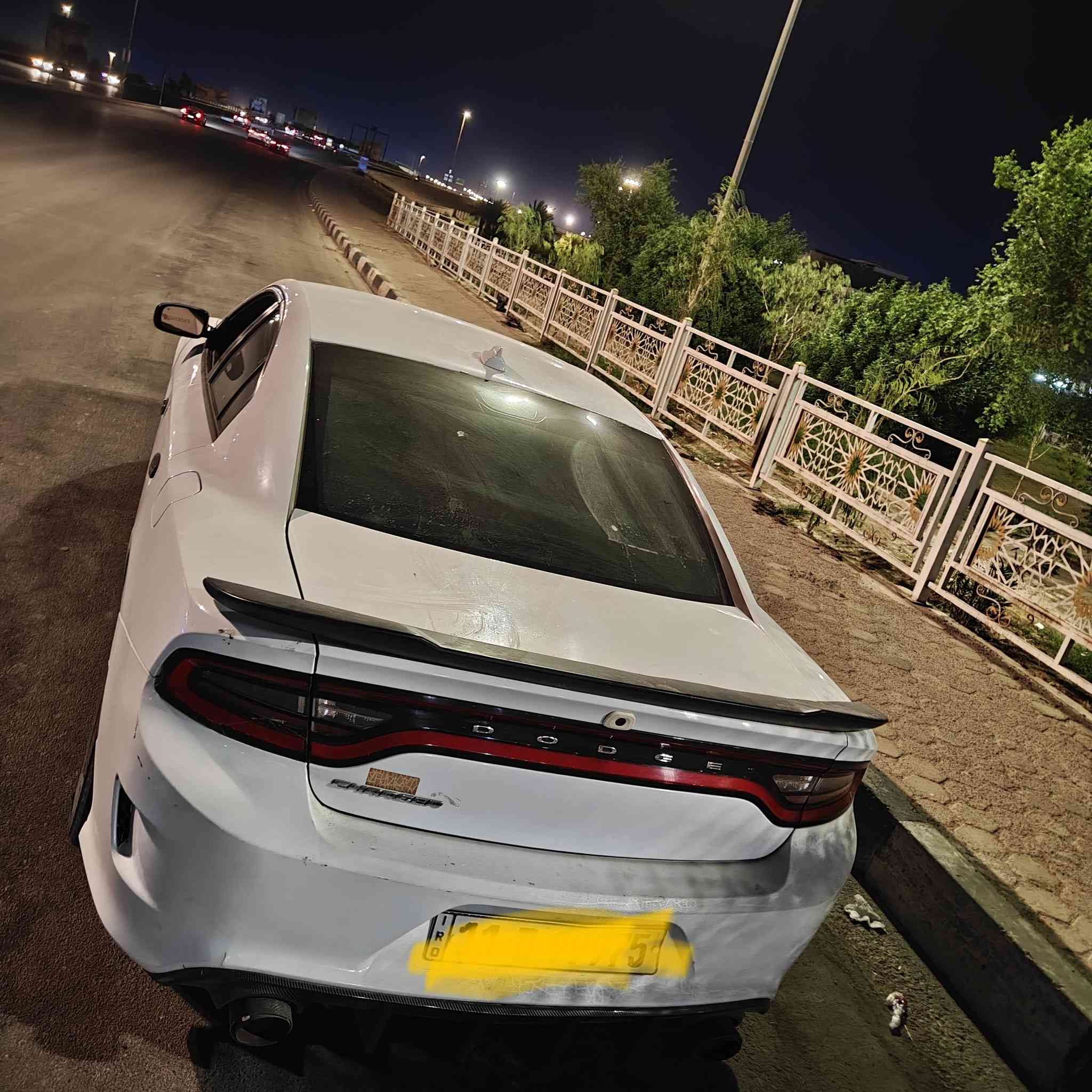 للبيع جارجر 17 كندي مابيها حادث فقط صاحبها الأصلي محدثها SRT يعني مبدل بيها بنيد ودعاميات  رقمها بغداد بأسمي مكاني العمارة .. ملاحظة الباب الخلفي بي كم شخط اني عندي شخطتها بالصعده مال بيتنا سيارة نظيفة تجي وتشوف بعينك ***********
