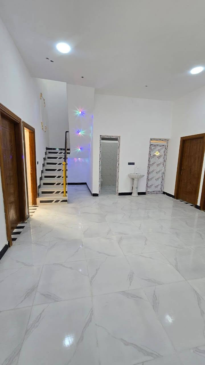 🏠دار للبيع📍دار للبيع 🏠 
🔶 حمدان شارع المركز المساحه 150متر طابو زراعي عراقي كافه الخدمات تبليط ماء كهرباء غرفتين وصاله وستقبال ومطبخ وصحيات وكراج شغل درجه أولى السعر 85 للتواصل واتساب فقط متواجد ***********
