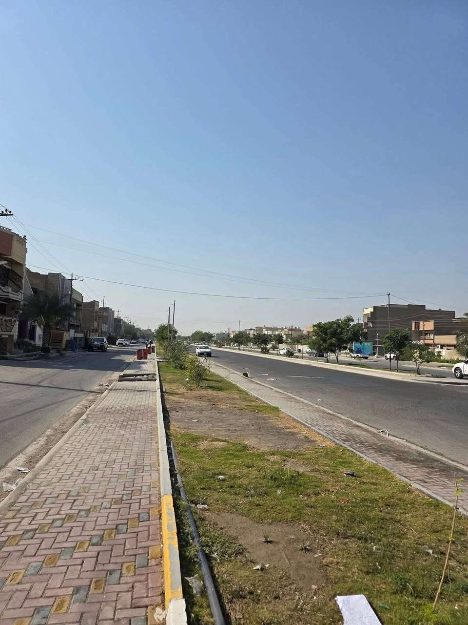 السلام عليكم قطعه ارض ١٥٠ متر للبيع في حي الجهاد منطقه الاساتذه 
واجهه ٧ ونص ونزال ٢٠ 
موقع القطعه مباشر على اربع شوراع قرب مجمع السلام السكني 
 المنطقه راقيه وجميله جدا 
للاستفسار اتصل على 
*********** مكتب الياس للعقار
