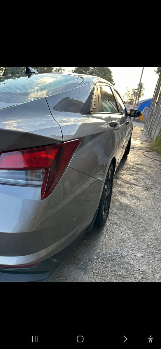 السلام عليكم ورحمة الله وبركاته 
هونداي النترا لون سلفر موديل ٢٠٢٢ وارد امريكي حادثه  بنيد امبدل  وجامل باب     بدون داخل  ارباك برده    ماشيه  ٥٠ ميل  رقم اربيل بسمي الشخصي تحويل مباشر العنوان بغداد زعفرانية  *********** بغداد, العراق
