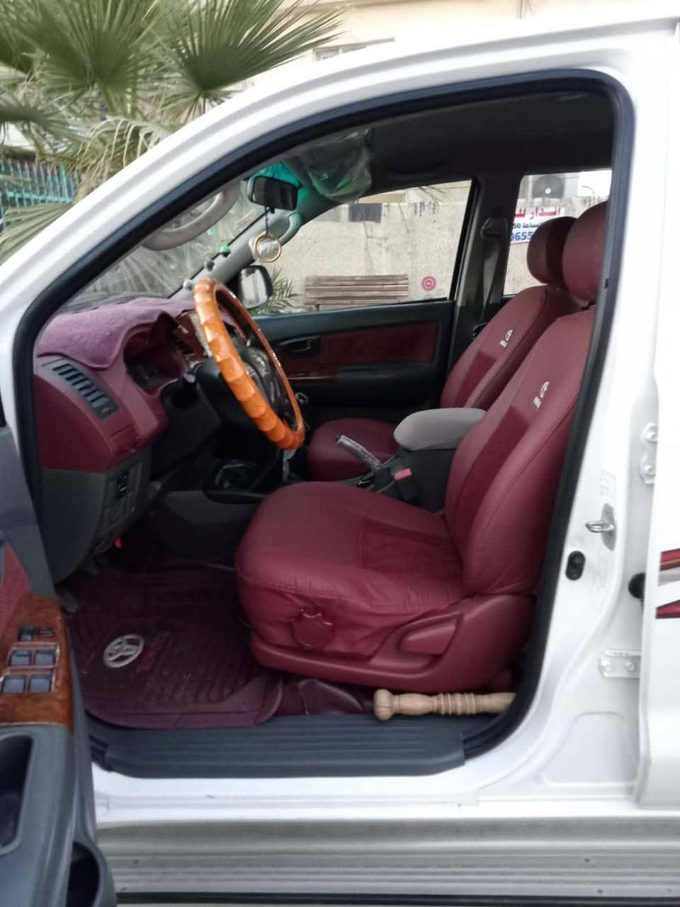 سلام عليكم سياره تويوتا هيلوكس سياره مديل 2012 مبايهة صبغ بيعة بارد قليل وموجود السونار تخم تاير ومكينة جديدة رقم الهاتف ***********
