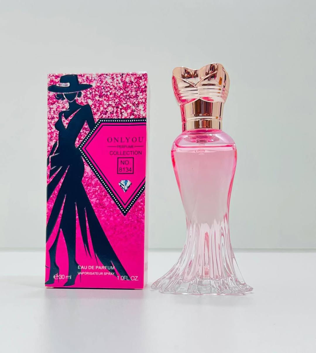 👗 ONLY YOU – NO.8 Eau de Parfum
عطر أنيق بتصميم فستان ملكي، يوصل إحساس الفخامة والرقي بكل بخّة ✨  
- الحجم: 30مل  
- الريحة: مزيج ناعم من الزهور والفواكه، مثالي للأنوثة الراقية 🌸🍓  
- التصميم: زجاجة على شكل فستان وردي، بغطاء يشبه التاج 👑  
- السعر: حسب العرض، تواصل خاص 📩


**إذا كنت صاحب هذا الإعلان وتريد حذفه لأي سبب، رجاءا أرسل رسالة إلى الدعم الفني**