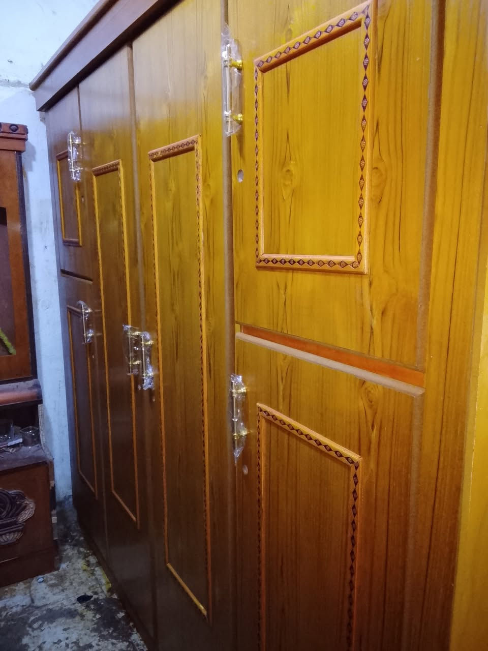 سلام عليكم كنتور ابو اربع 350كنتور ابو ثنين 150رقمي *********** مكان ناصريه جوا جسر نبي الله ابراهيم
