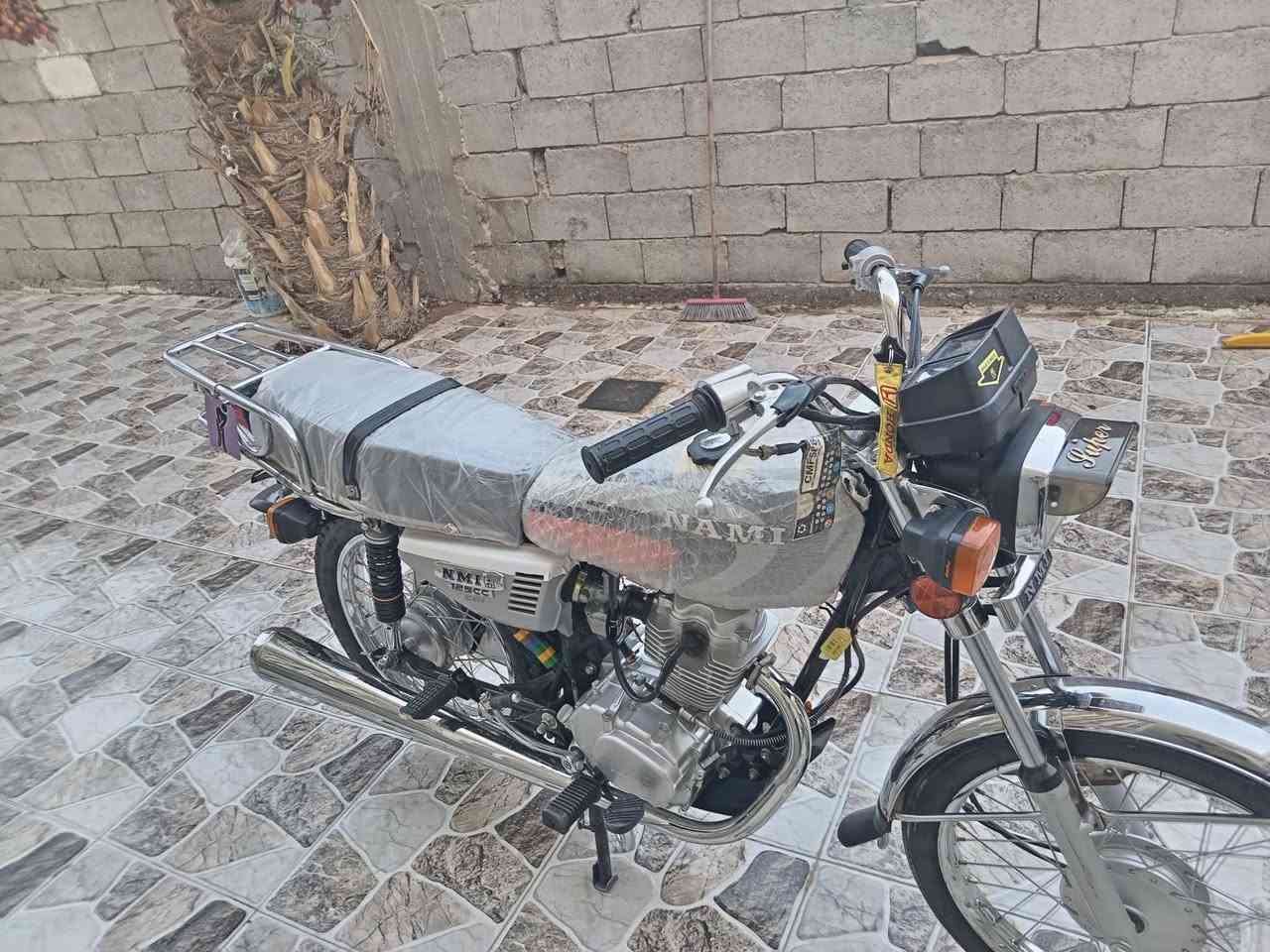 السلام عليكم دراجه للبيع 23مكفوله كفاله عامه السعر 1200 وبيه مجال قليل جدن مكان ديوانيه *********** تفاصيل كامله مو تخابر دكول شبيه مستعجل
